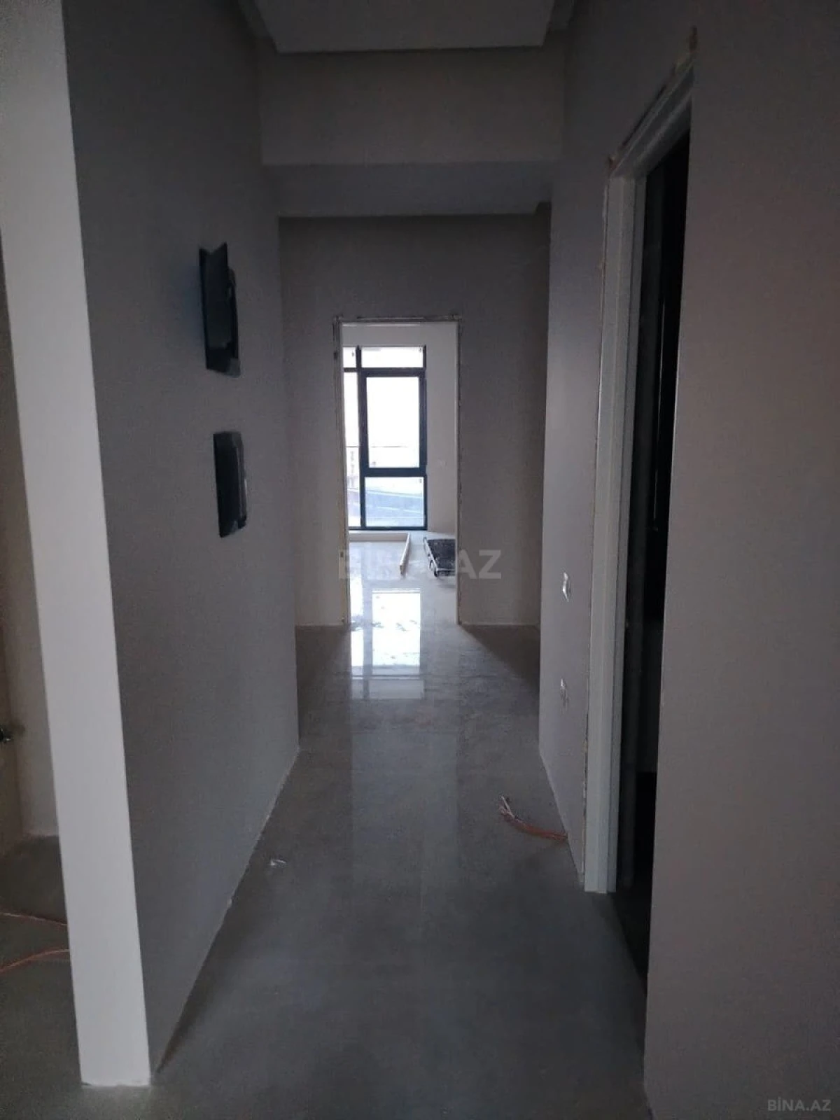 Satılır 4 otaqlı mənzil 130 m²
