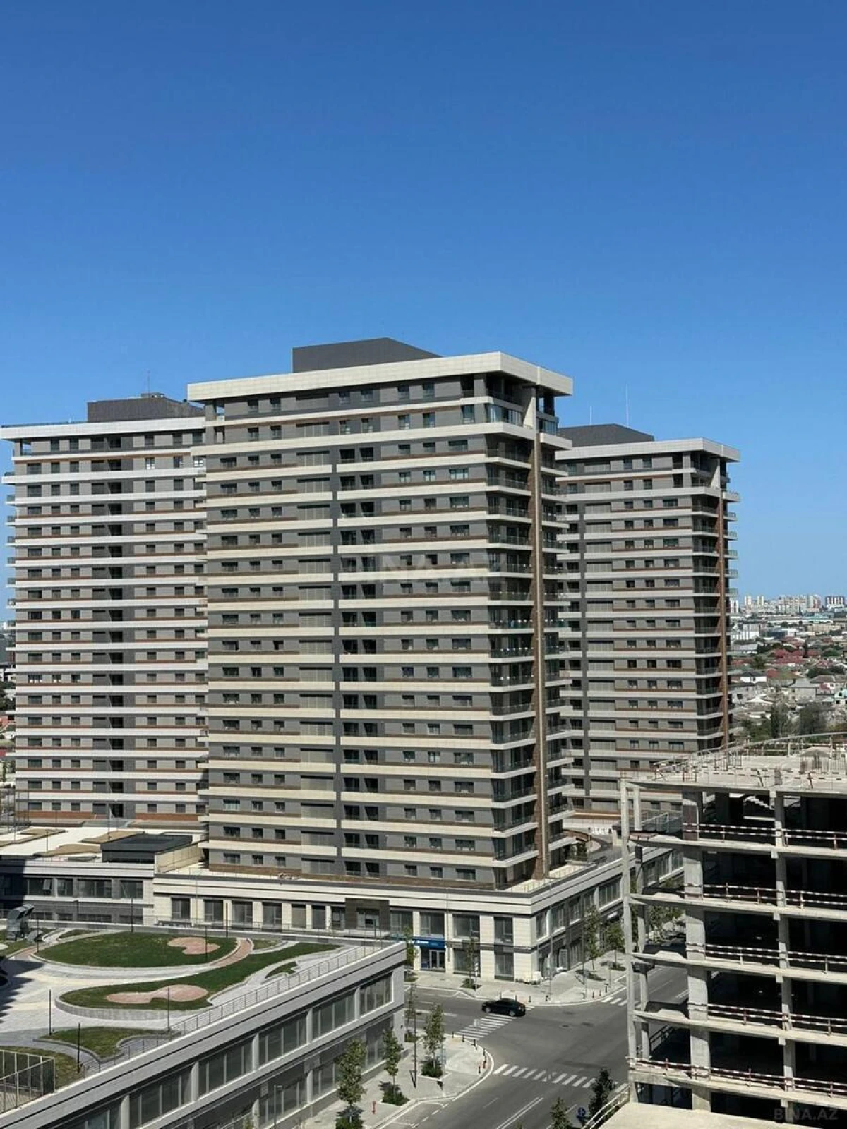 Satılır 3 otaqlı mənzil 157 m²