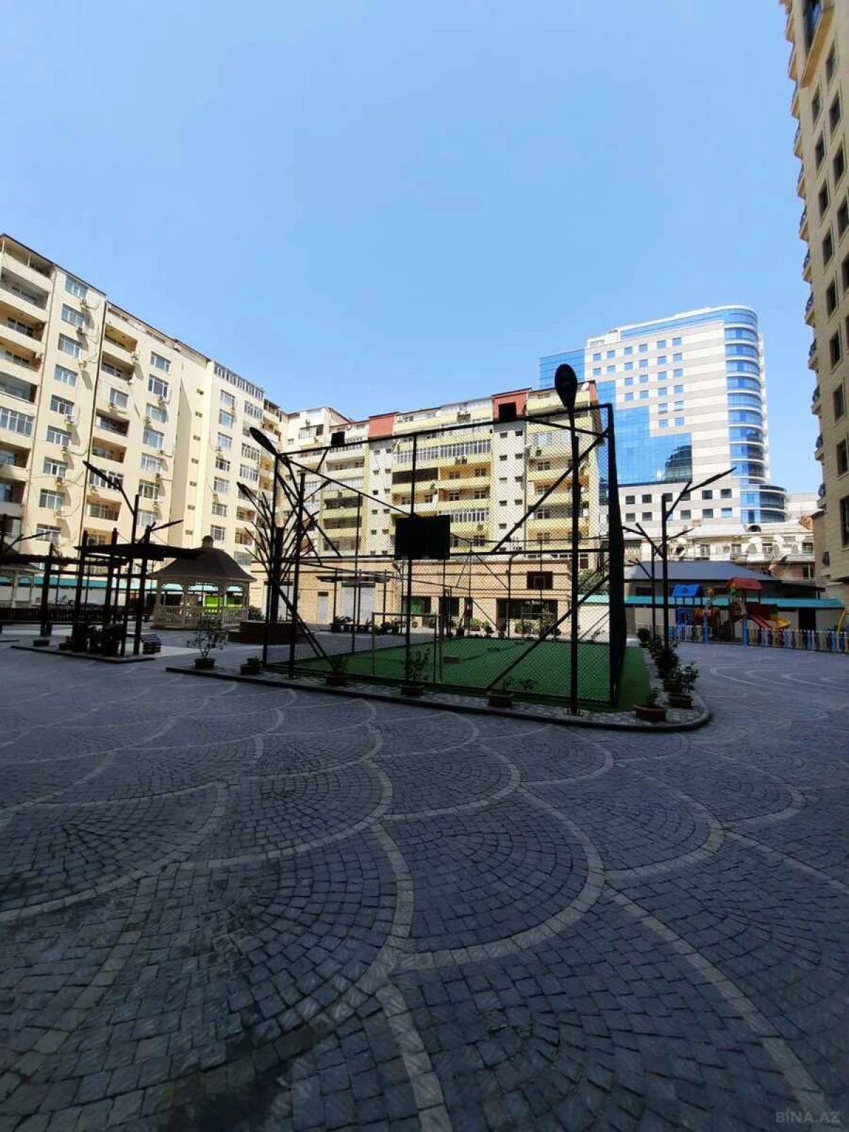 Satılır 3 otaqlı mənzil 108 m²