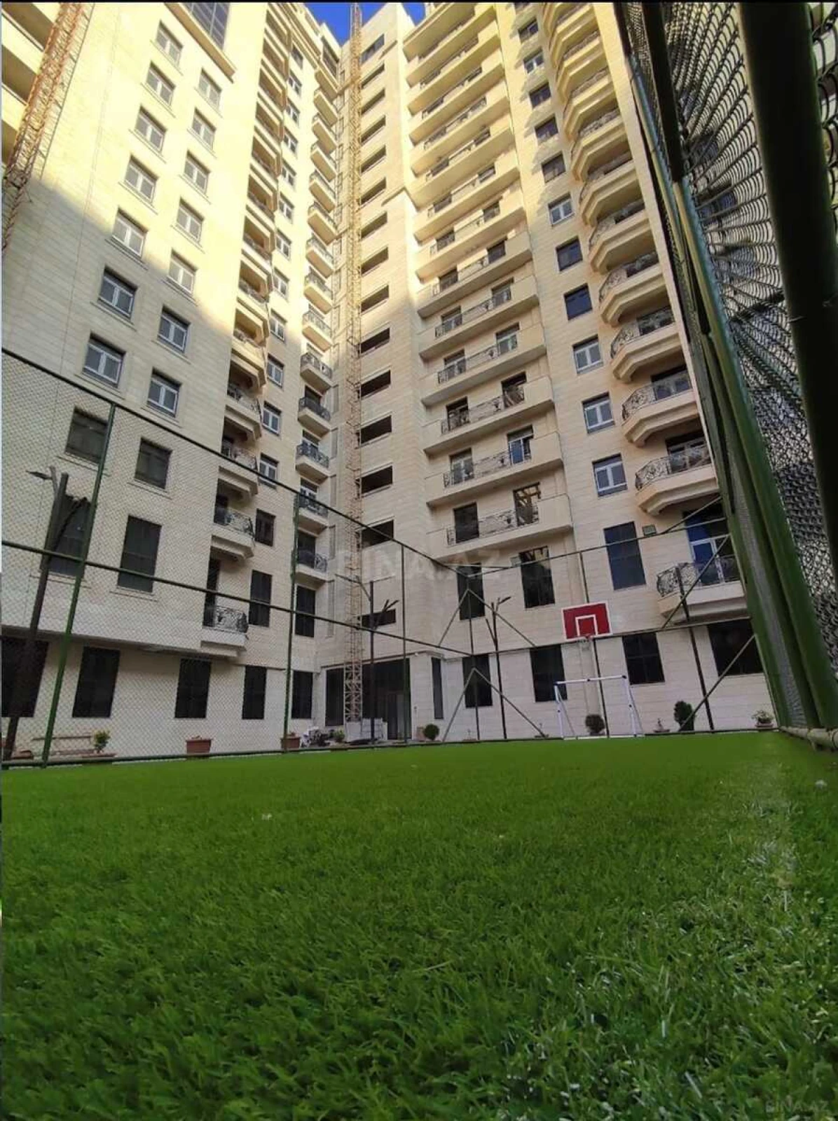 Satılır 3 otaqlı mənzil 108 m²