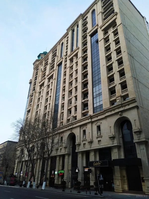 Satılır 3 otaqlı mənzil 108 m²