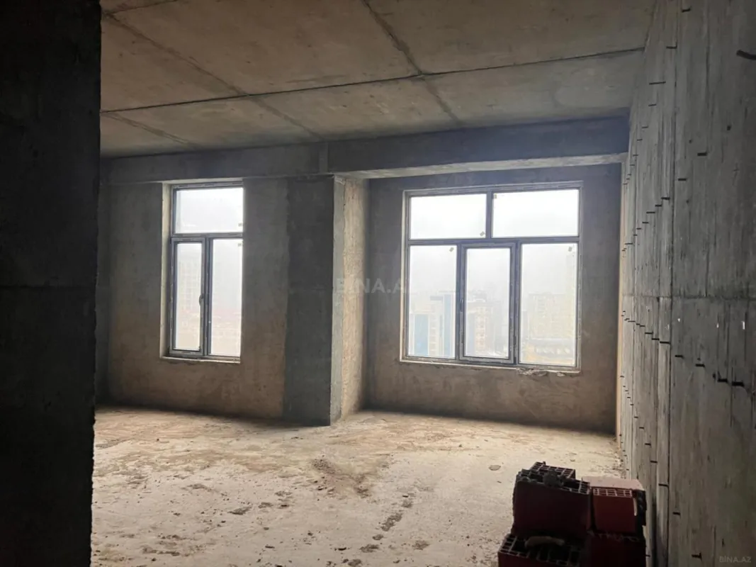 Satılır 3 otaqlı mənzil 147.5 m²