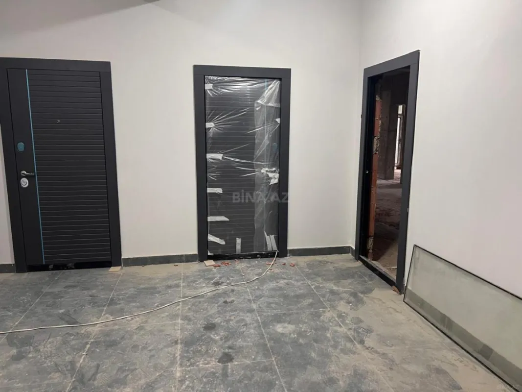 Satılır 3 otaqlı mənzil 147.5 m²