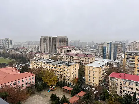 Satılır 3 otaqlı mənzil 147.5 m²