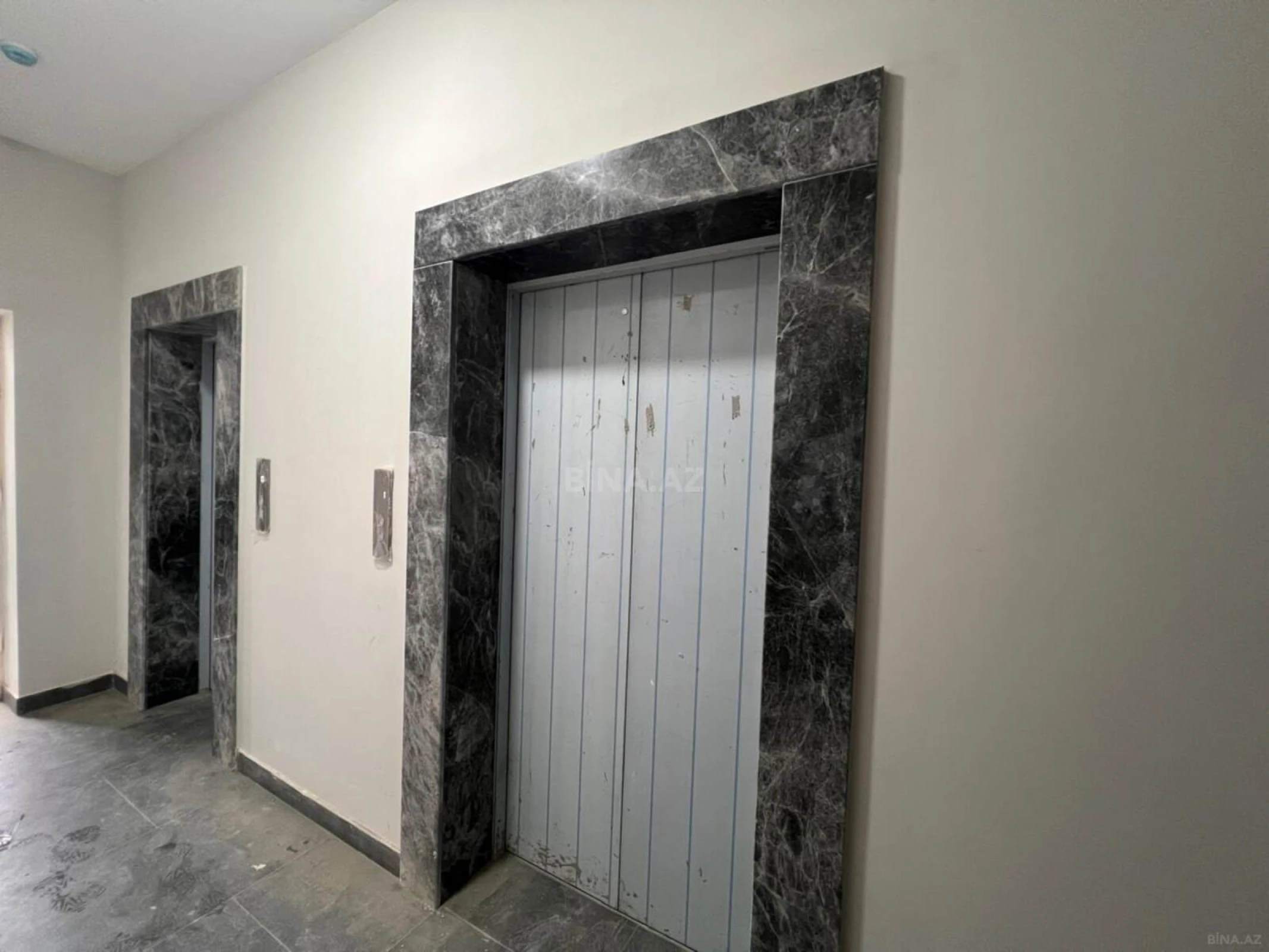 Satılır 3 otaqlı mənzil 147.5 m²