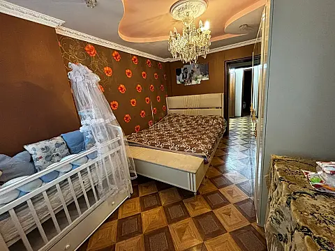 Satılır 4 otaqlı mənzil 85 m²
