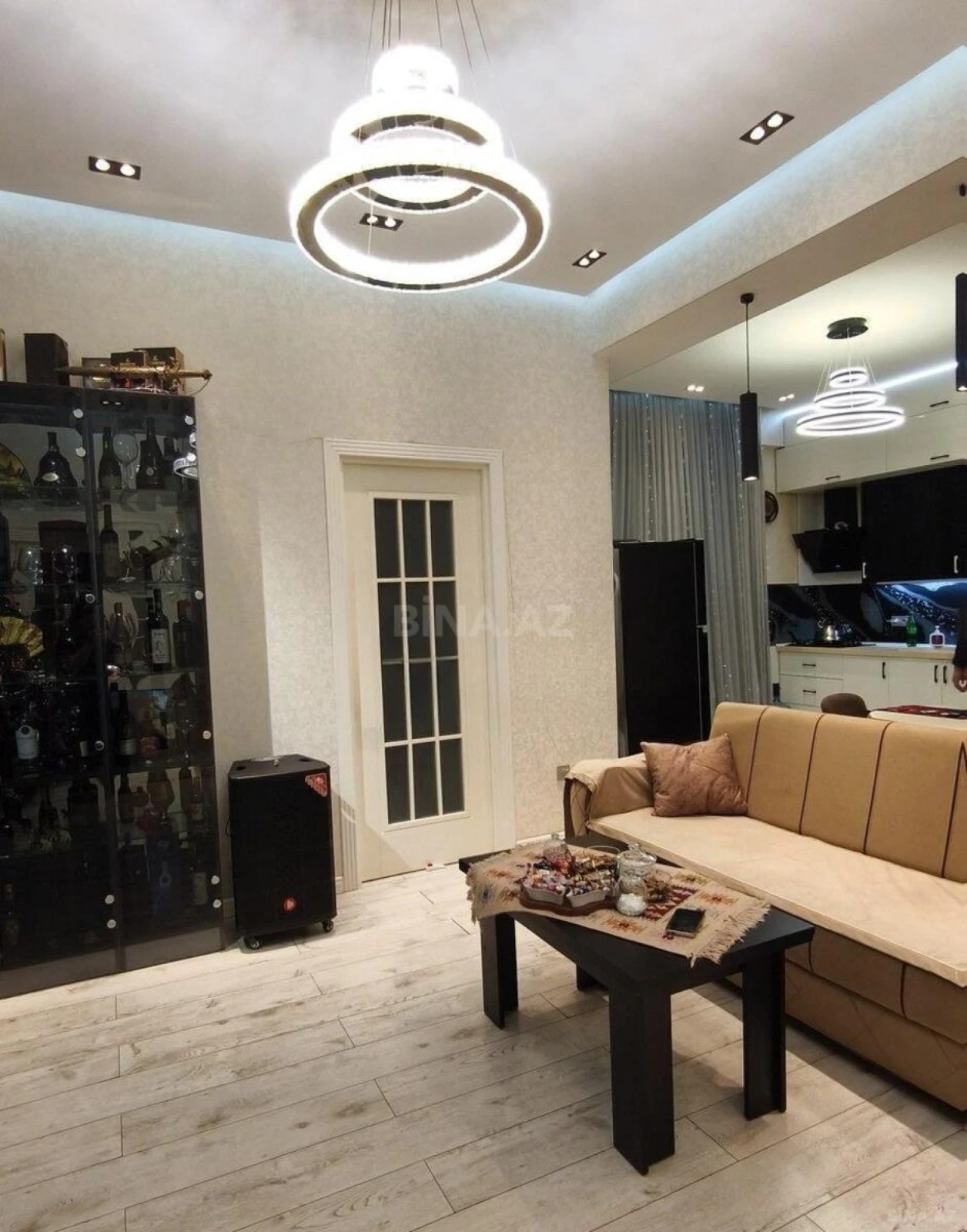 Satılır 3 otaqlı mənzil 98 m²