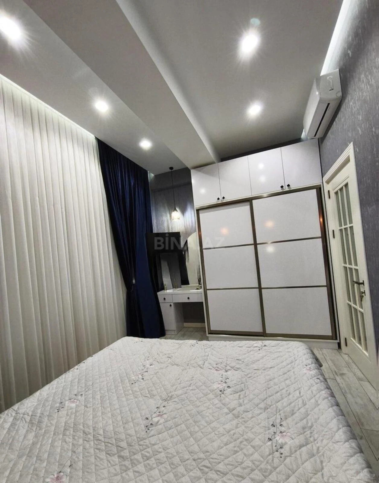 Satılır 3 otaqlı mənzil 98 m²