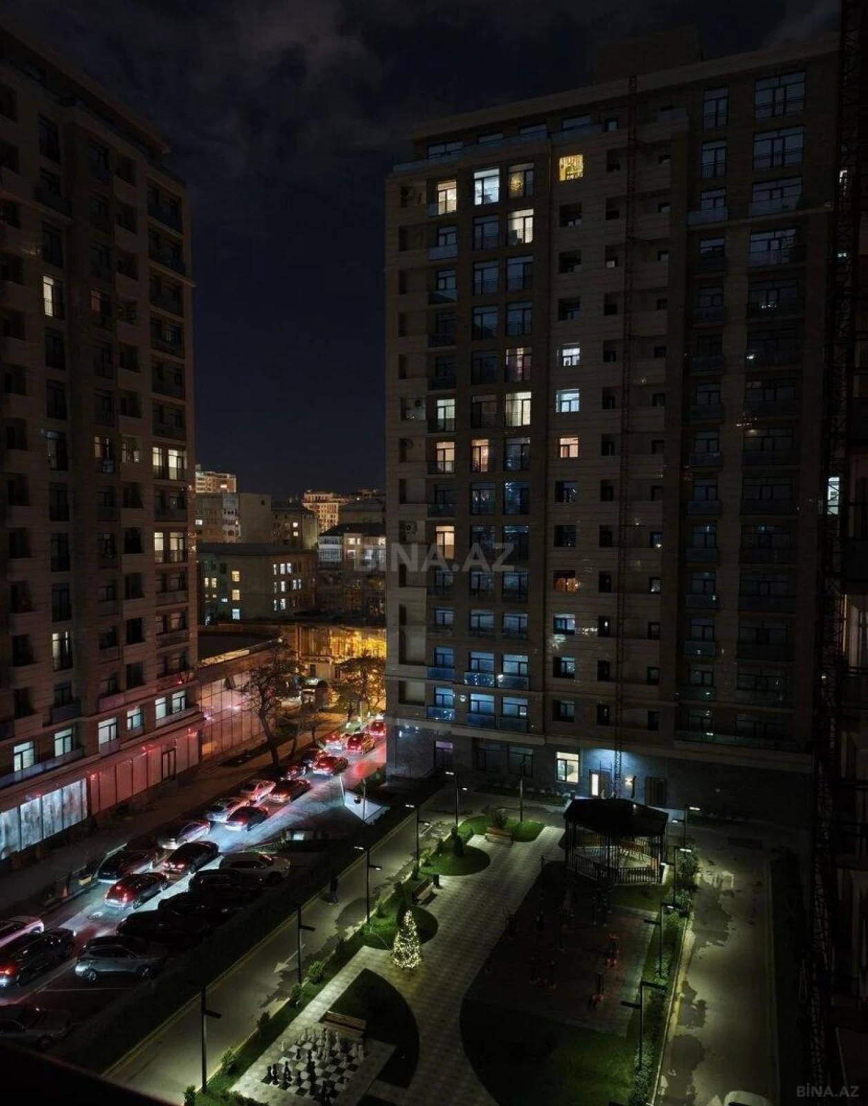 Satılır 3 otaqlı mənzil 98 m²