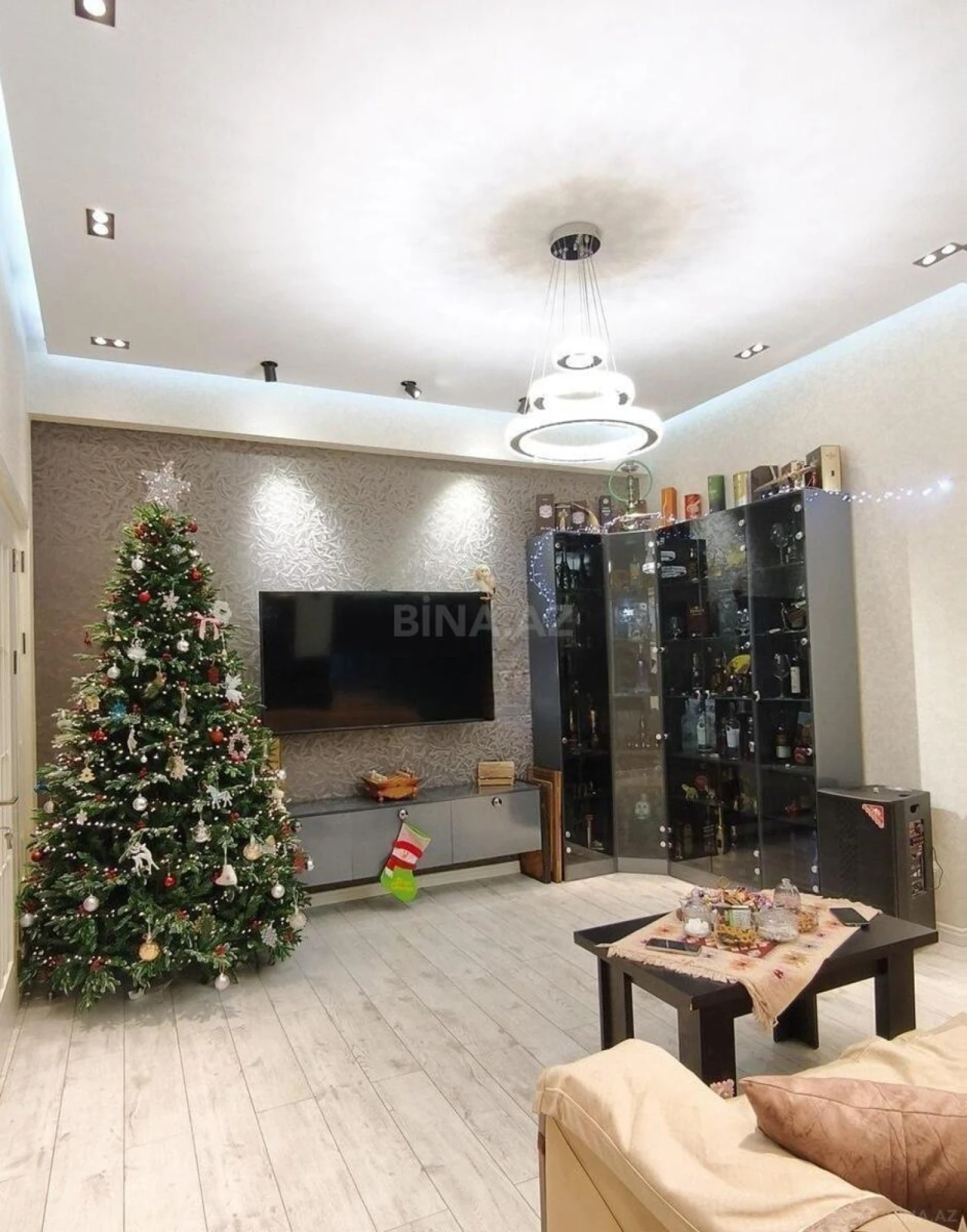 Satılır 3 otaqlı mənzil 98 m²