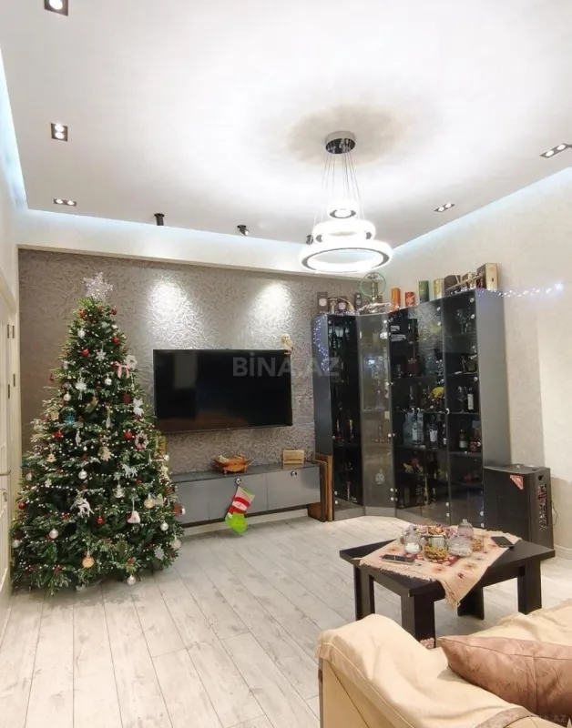 Satılır 3 otaqlı mənzil 98 m²