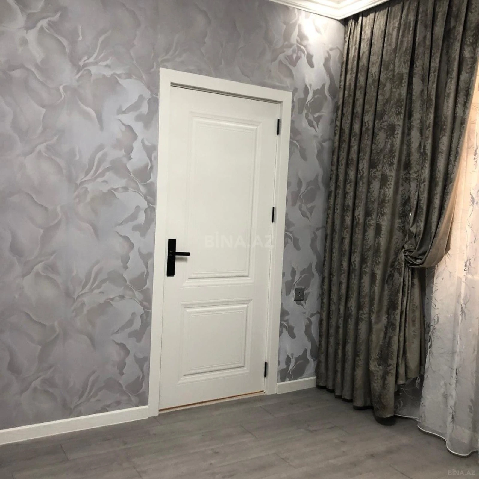 Satılır 2 otaqlı mənzil 79 m²