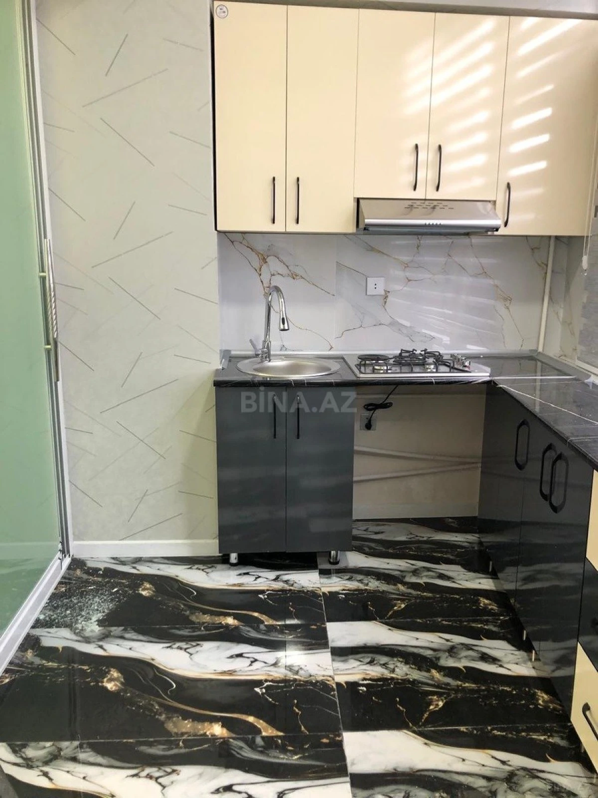 Satılır 2 otaqlı mənzil 79 m²