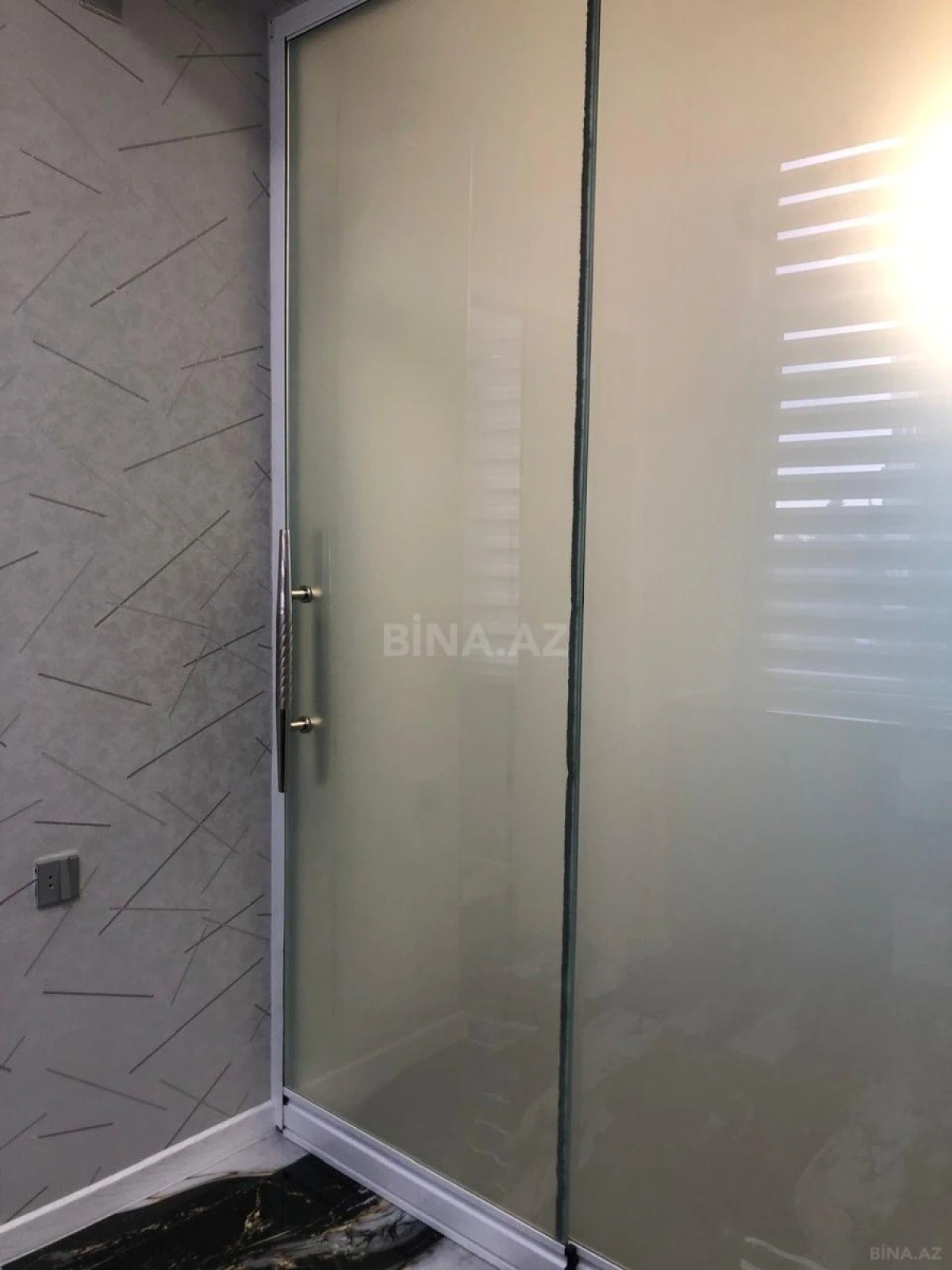 Satılır 2 otaqlı mənzil 79 m²