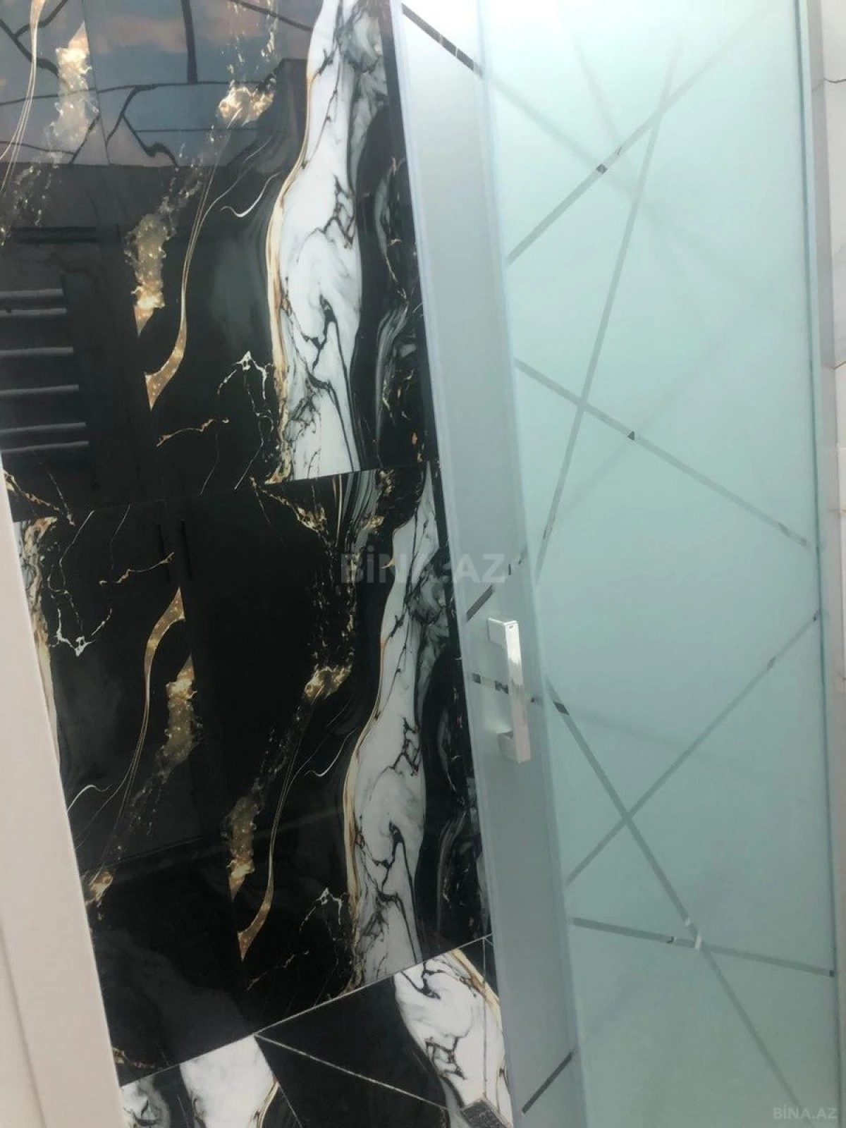 Satılır 2 otaqlı mənzil 79 m²