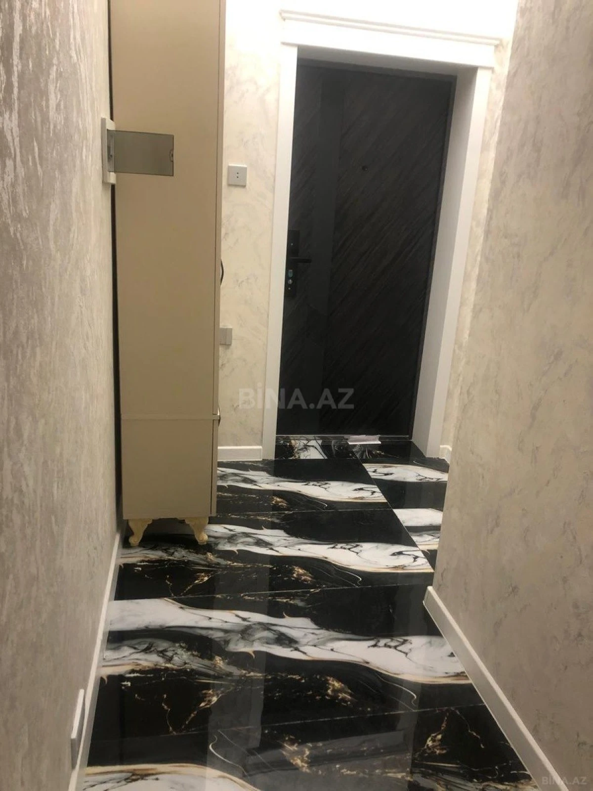 Satılır 2 otaqlı mənzil 79 m²