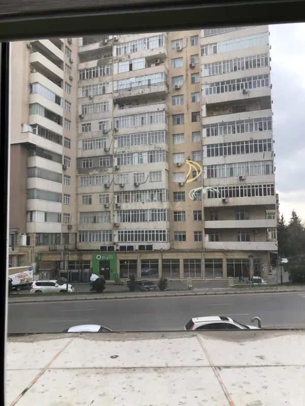 Satılır 2 otaqlı mənzil 79 m²