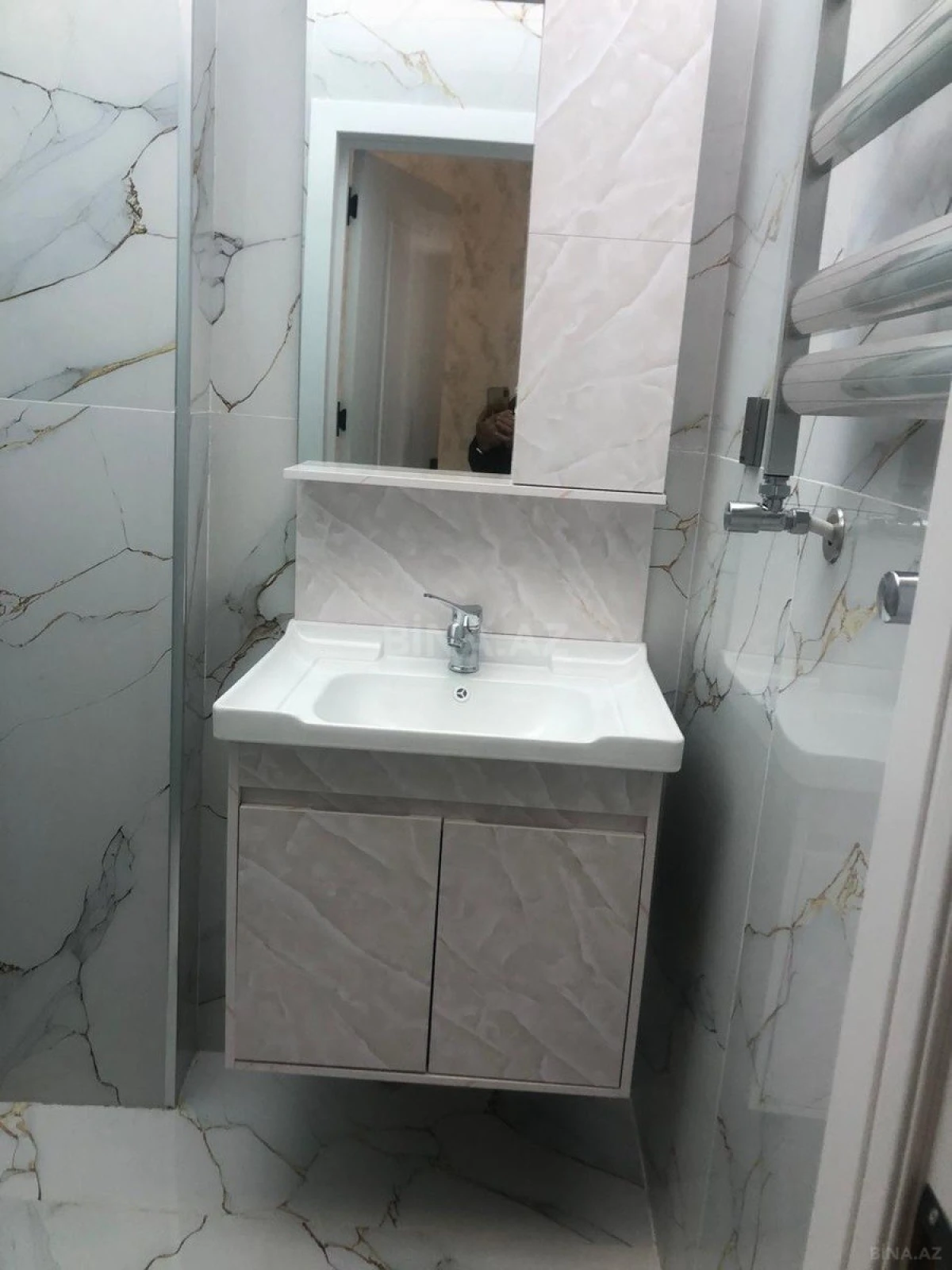 Satılır 2 otaqlı mənzil 79 m²