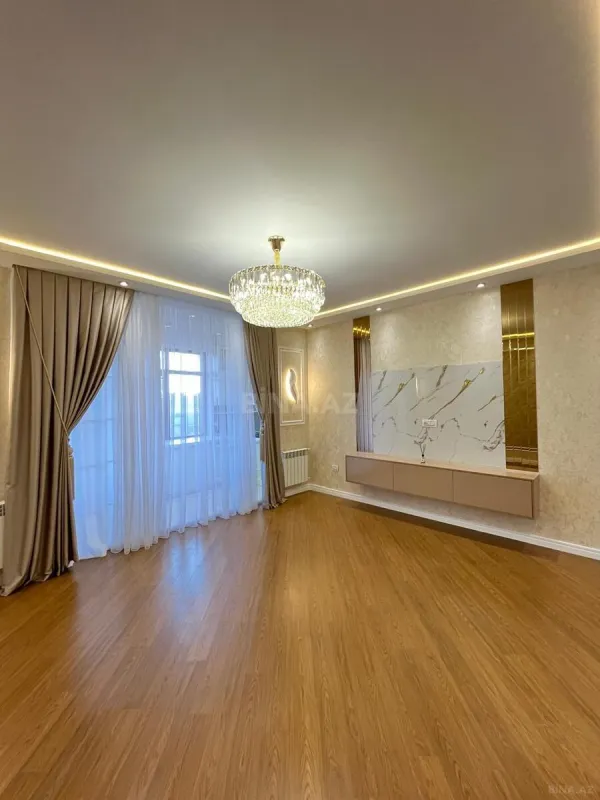 Satılır 3 otaqlı mənzil 108 m²