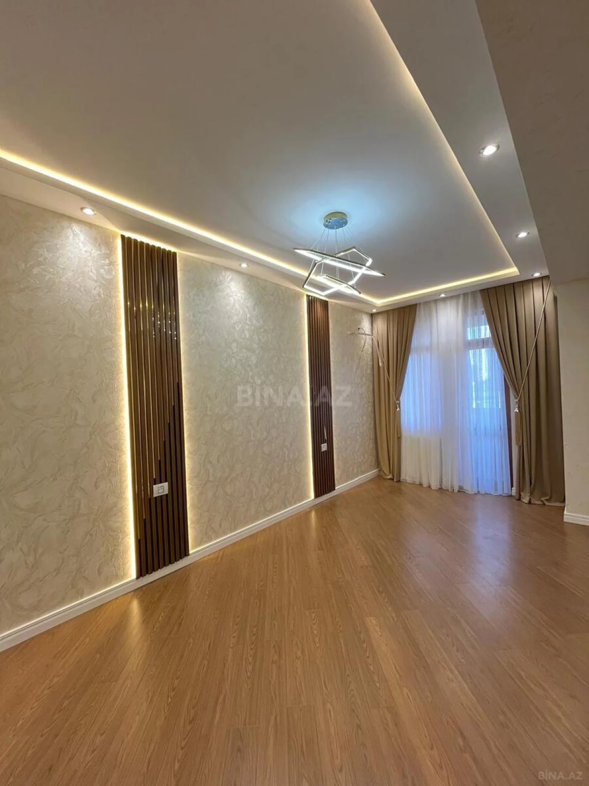 Satılır 3 otaqlı mənzil 108 m²