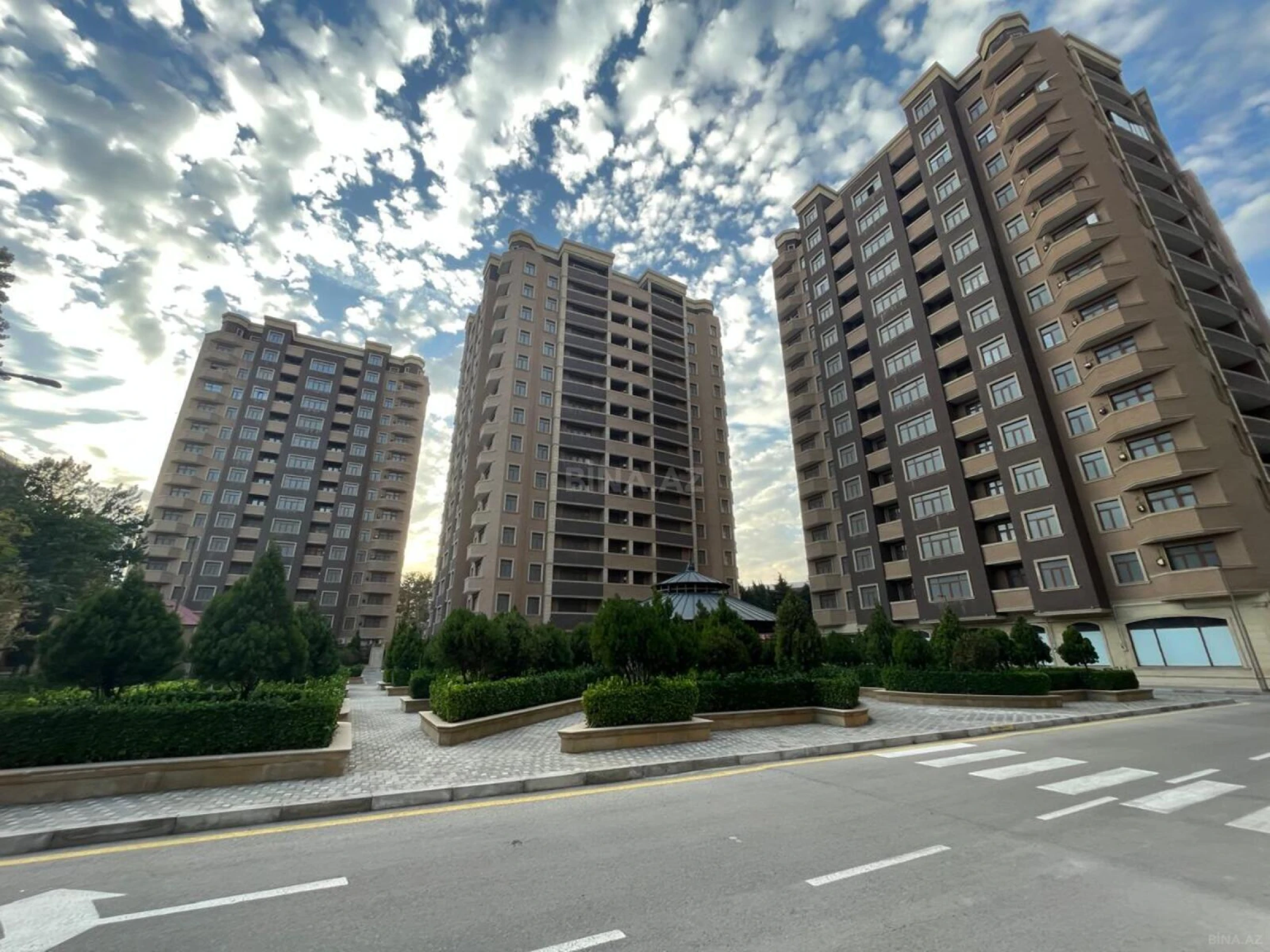 Satılır 3 otaqlı mənzil 108 m²