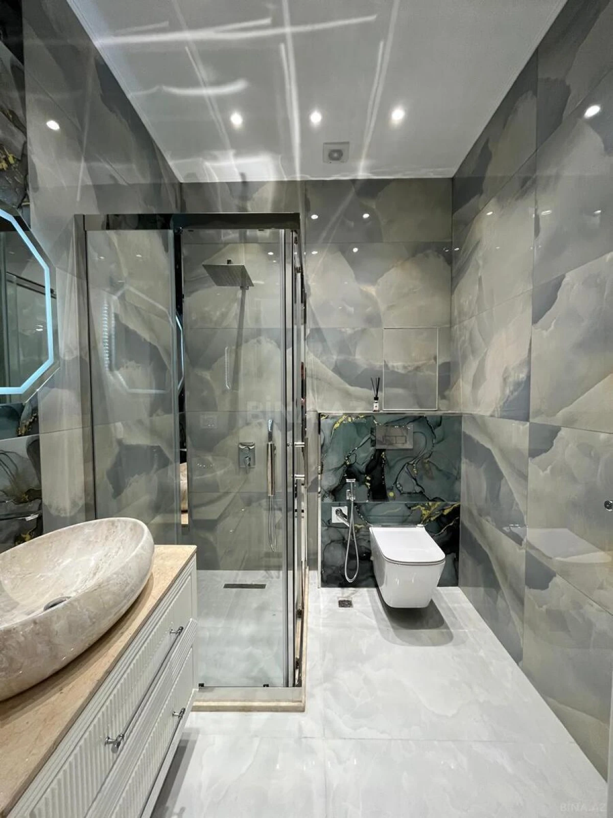 Satılır 3 otaqlı mənzil 108 m²