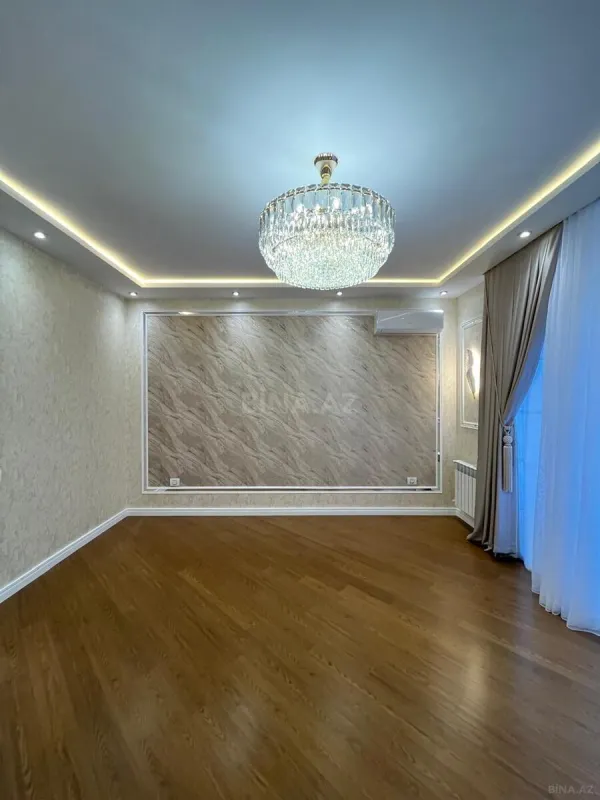Satılır 3 otaqlı mənzil 108 m²
