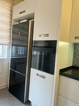 Satılır 3 otaqlı mənzil 135 m²