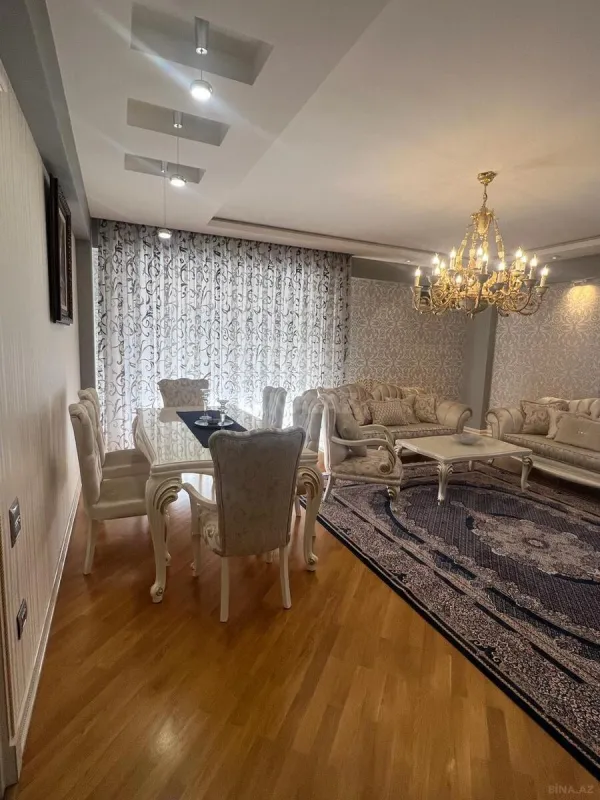 Satılır 3 otaqlı mənzil 135 m²