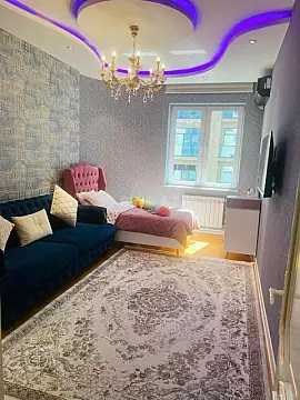 Satılır 3 otaqlı mənzil 135 m²