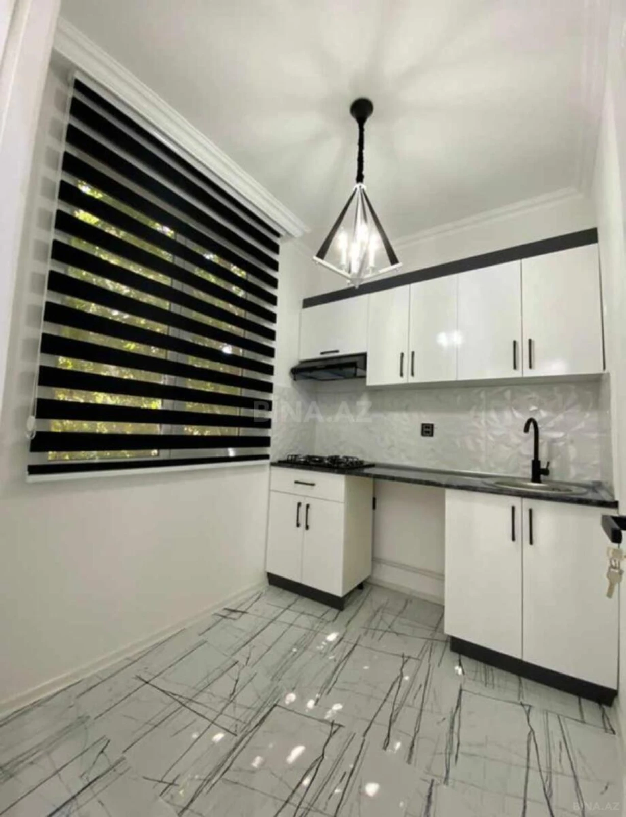 Satılır 2 otaqlı mənzil 58 m²