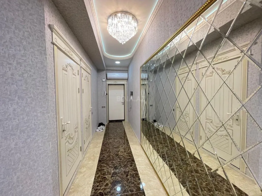 Kirayə verilir 2 otaqlı mənzil 110 m²