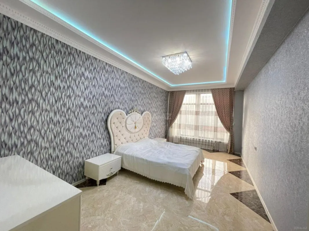 Kirayə verilir 2 otaqlı mənzil 110 m²