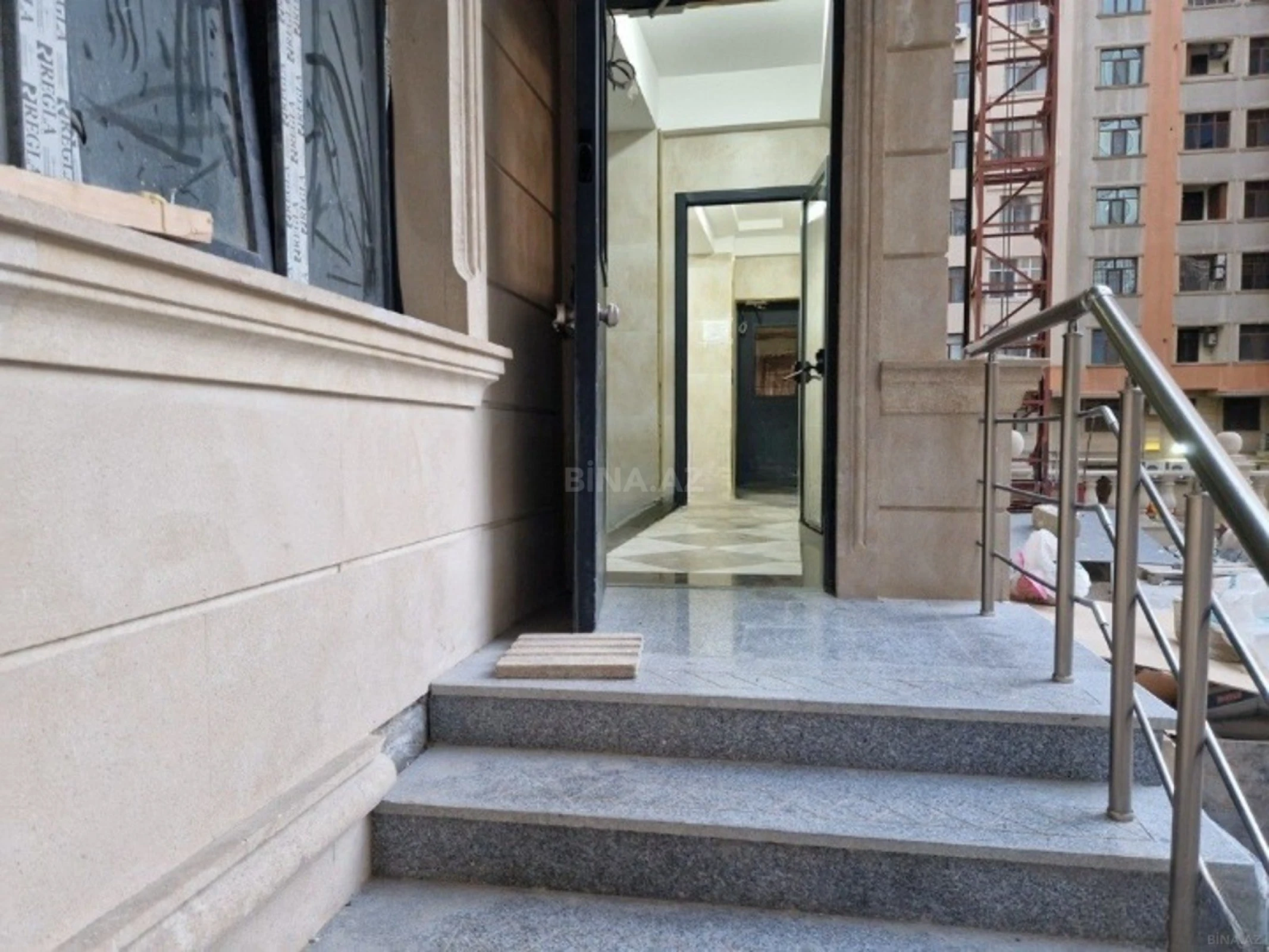 Satılır 2 otaqlı mənzil 100 m²