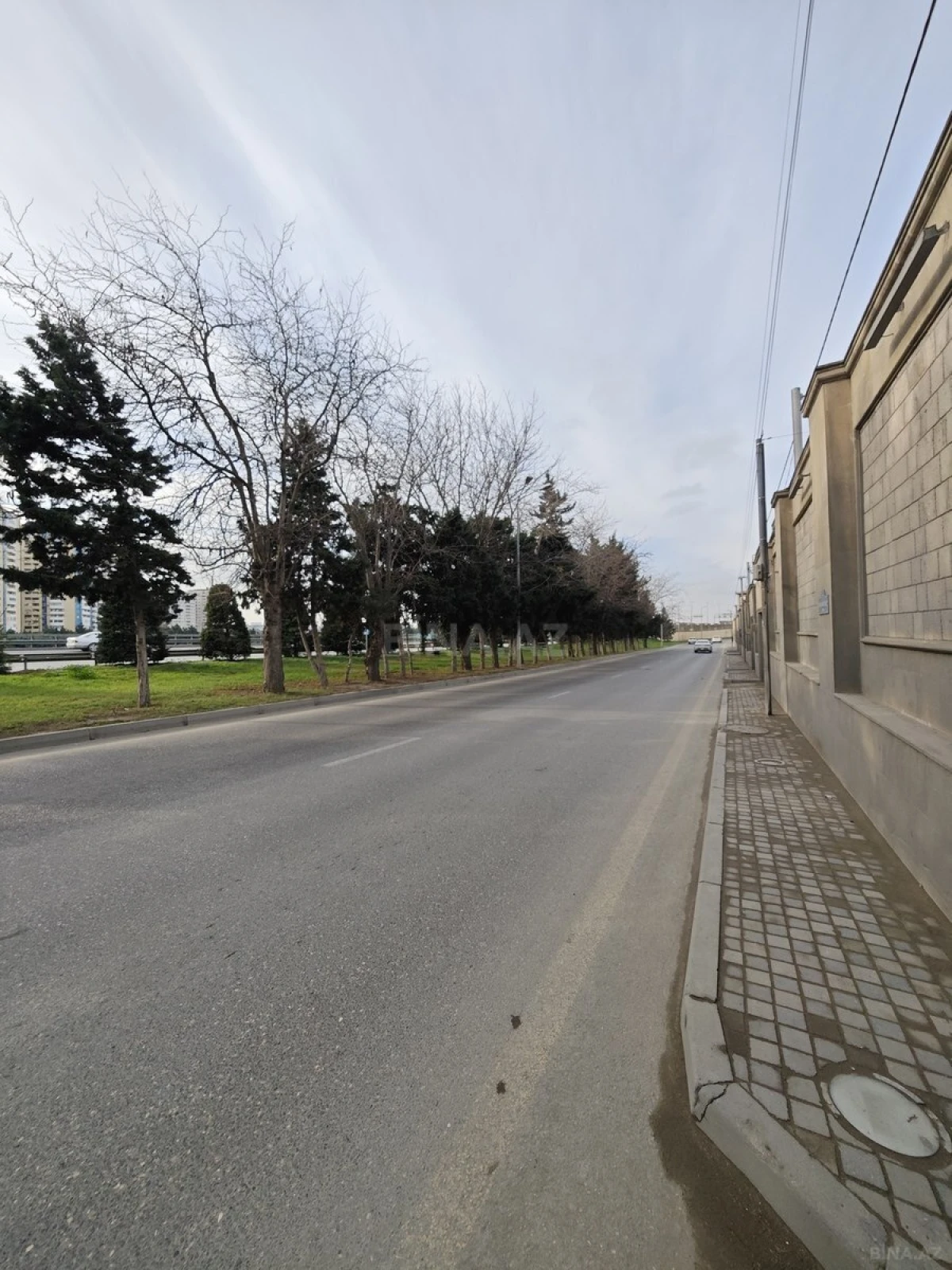 Satılır 5 otaqlı həyət evi 300 m²