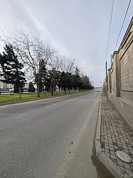 Satılır 5 otaqlı həyət evi 300 m²