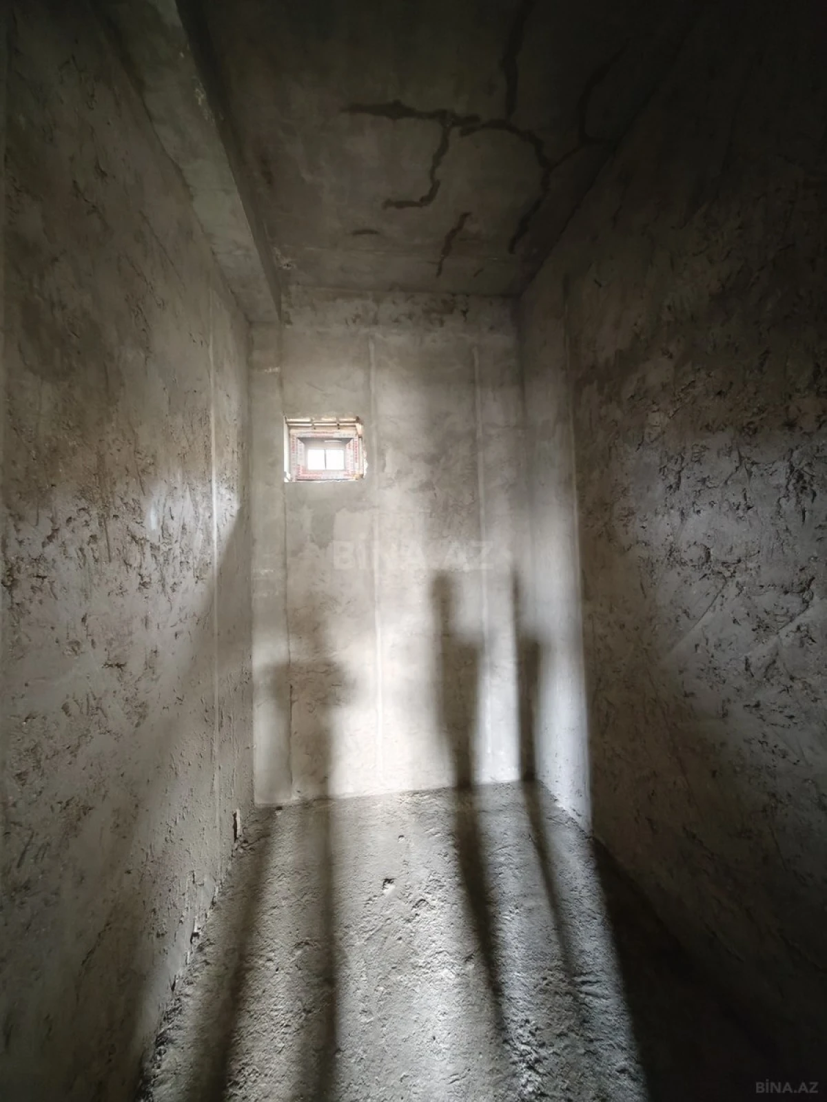 Satılır 5 otaqlı həyət evi 300 m²