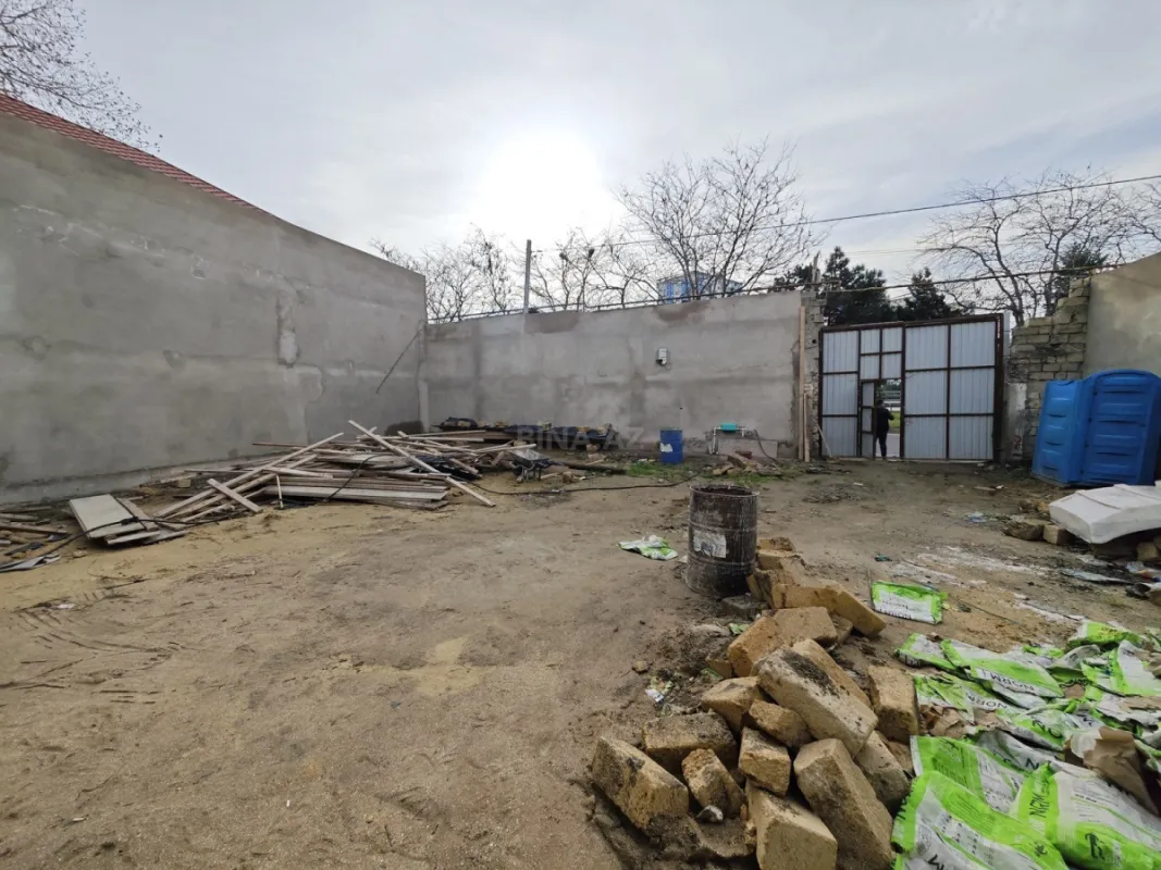 Satılır 5 otaqlı həyət evi 300 m²