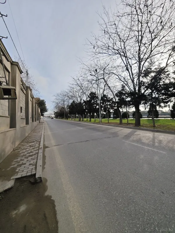 Satılır 5 otaqlı həyət evi 300 m²