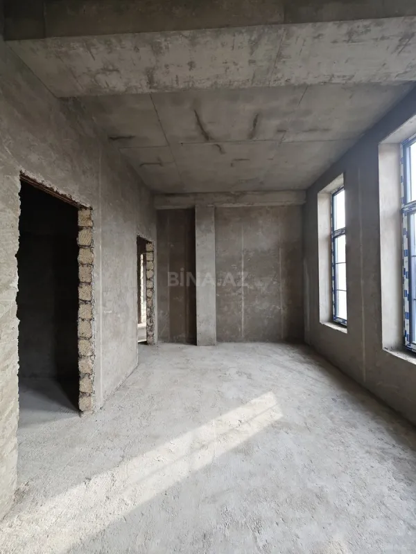 Satılır 5 otaqlı həyət evi 300 m²