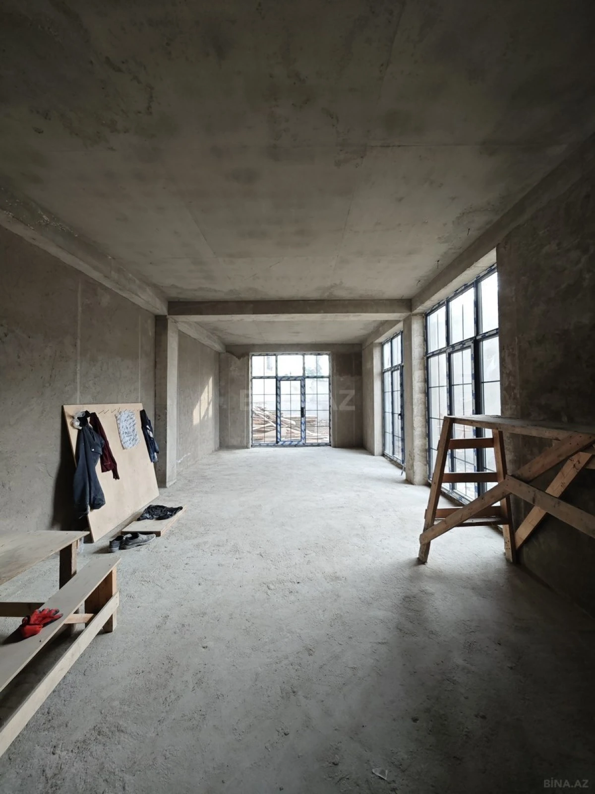 Satılır 5 otaqlı həyət evi 300 m²