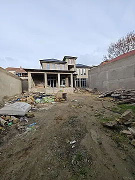 Satılır 5 otaqlı həyət evi 300 m²
