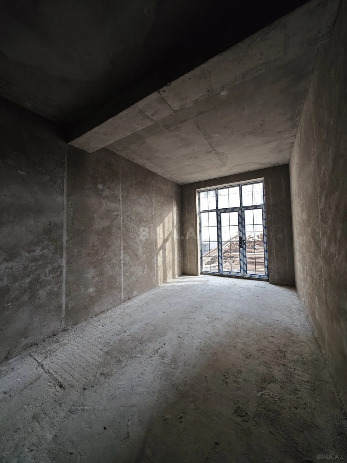 Satılır 5 otaqlı həyət evi 300 m²