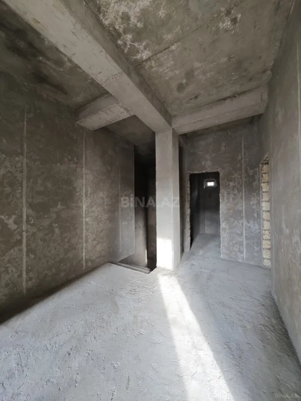 Satılır 5 otaqlı həyət evi 300 m²