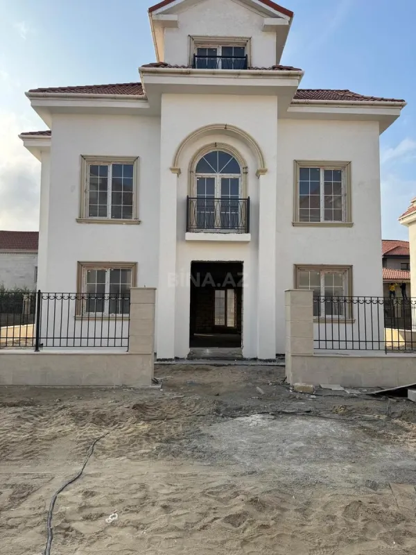 Satılır 6 otaqlı həyət evi 400 m²