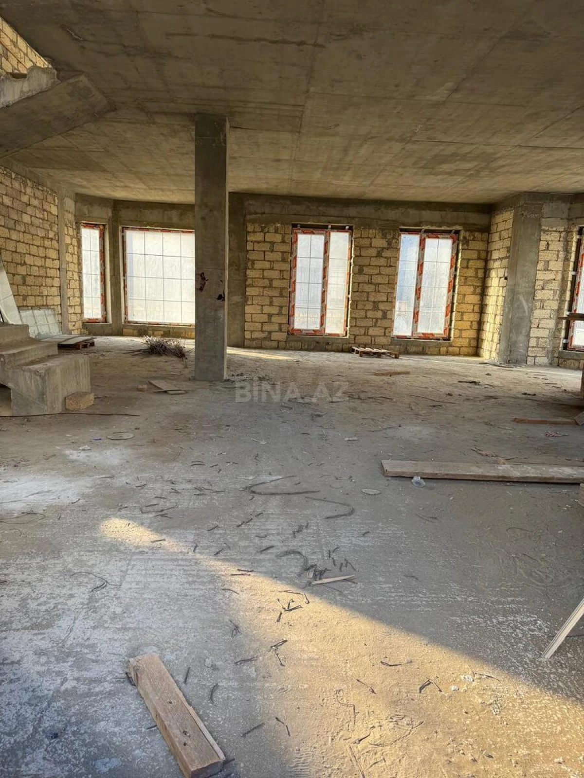 Satılır 6 otaqlı həyət evi 400 m²