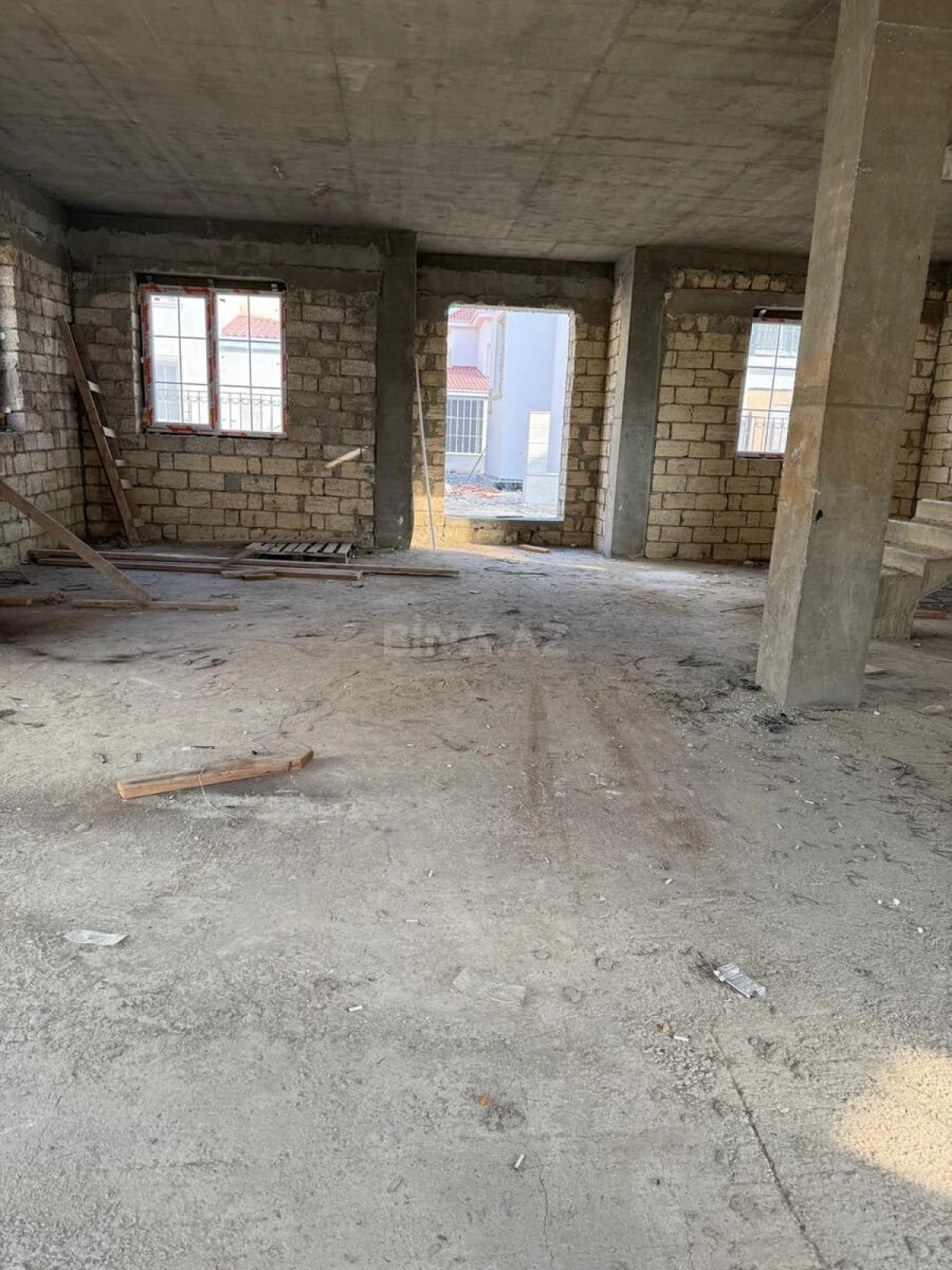 Satılır 6 otaqlı həyət evi 400 m²