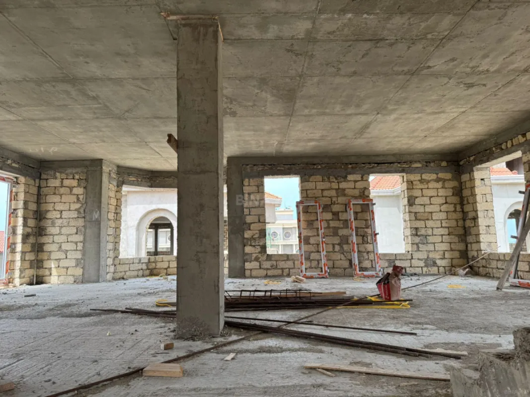 Satılır 6 otaqlı həyət evi 400 m²