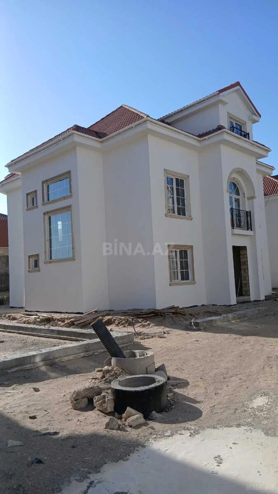 Satılır 6 otaqlı həyət evi 400 m²