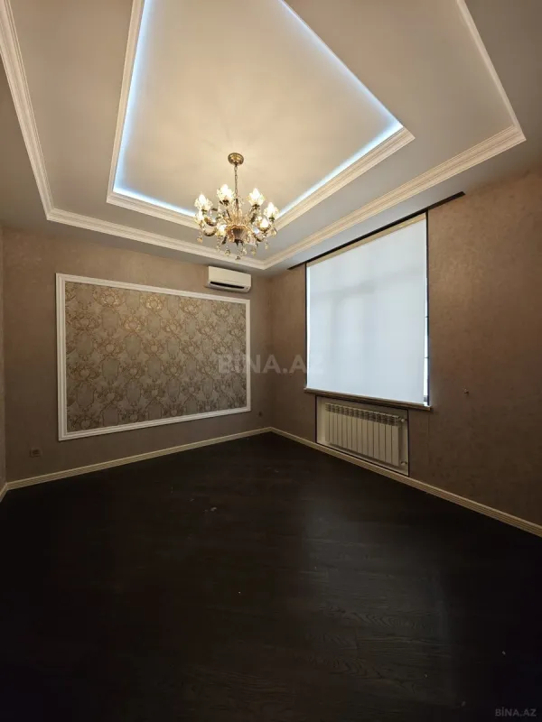 Satılır 8 otaqlı həyət evi 440 m²
